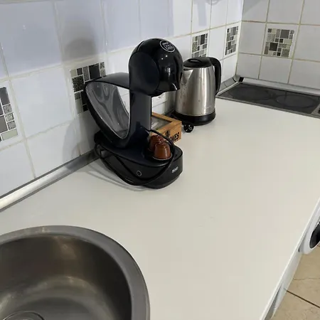 El Sol Chipeque, Cristianos Estudio Lejlighed