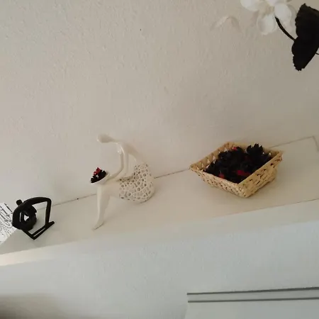 El Sol Chipeque, Cristianos Estudio Apartament